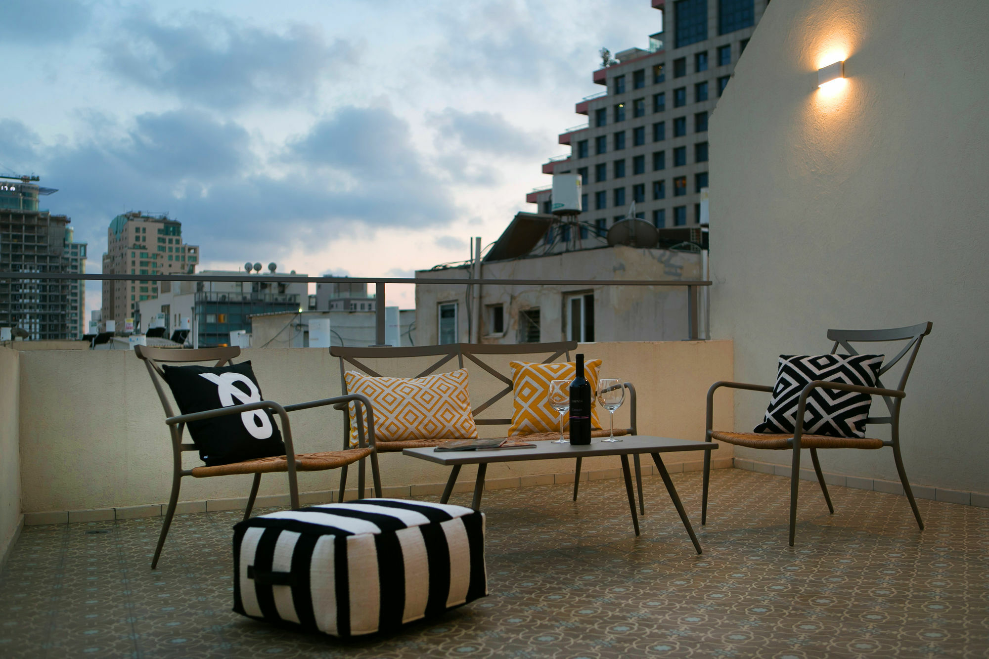 K Suites Tlv By The Beach Tel Aviv Exterior foto